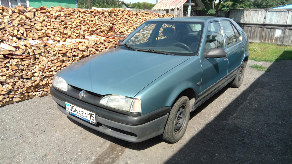 Рено 19 европа. Рено 19 Европа 2. Renault 19 2001. Рено 19 драйв.