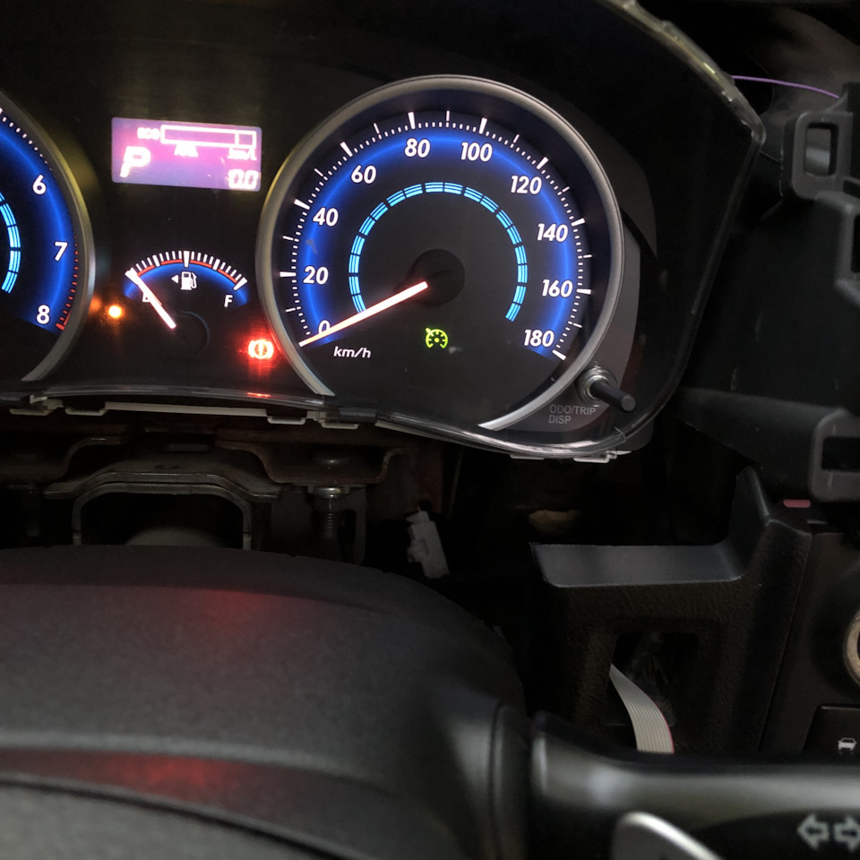 Индикация на приборке. — Toyota Wish (AE20)