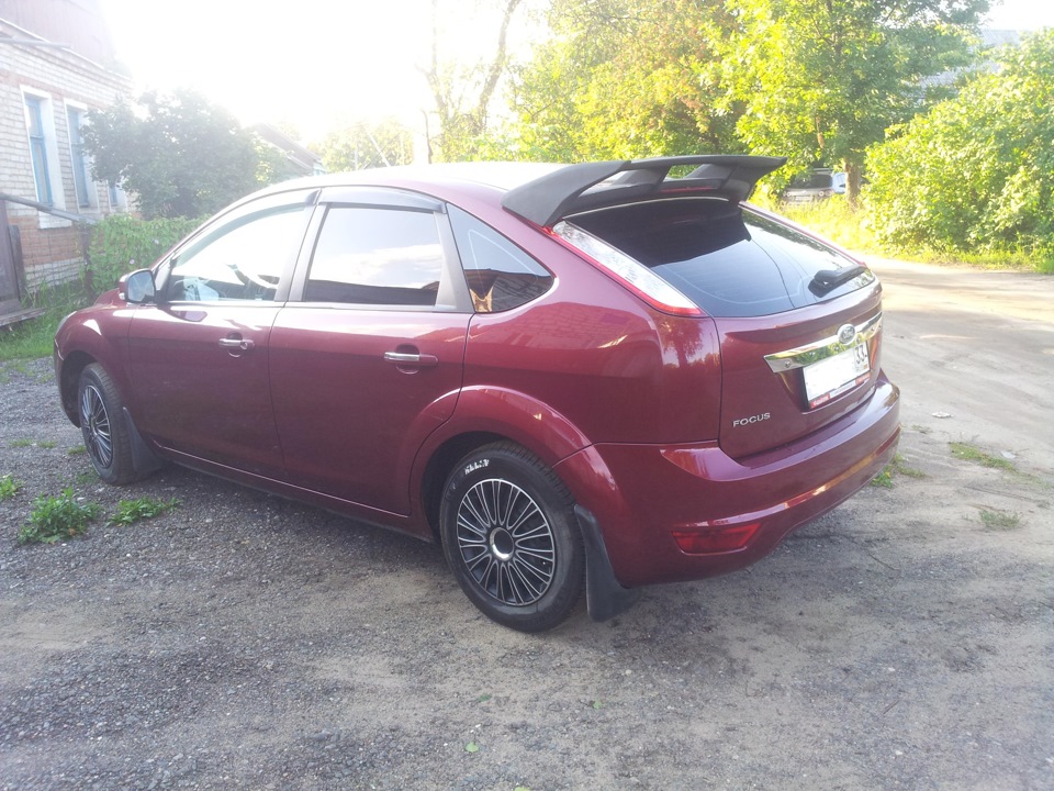 Форд фокус 2 хэтчбек ремонт. Deep Rosso Red Ford Focus 2. Автомобиль цвета Deep Rosso Red. Deep Rosso Red КУДО. Hot Magenta Ford.