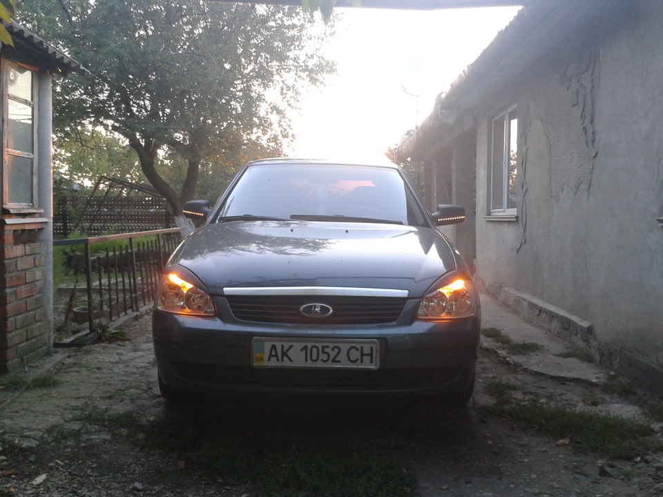 Повторители поворотов на зеркалах. — Lada Приора седан, 1,6 л, 2007 ...