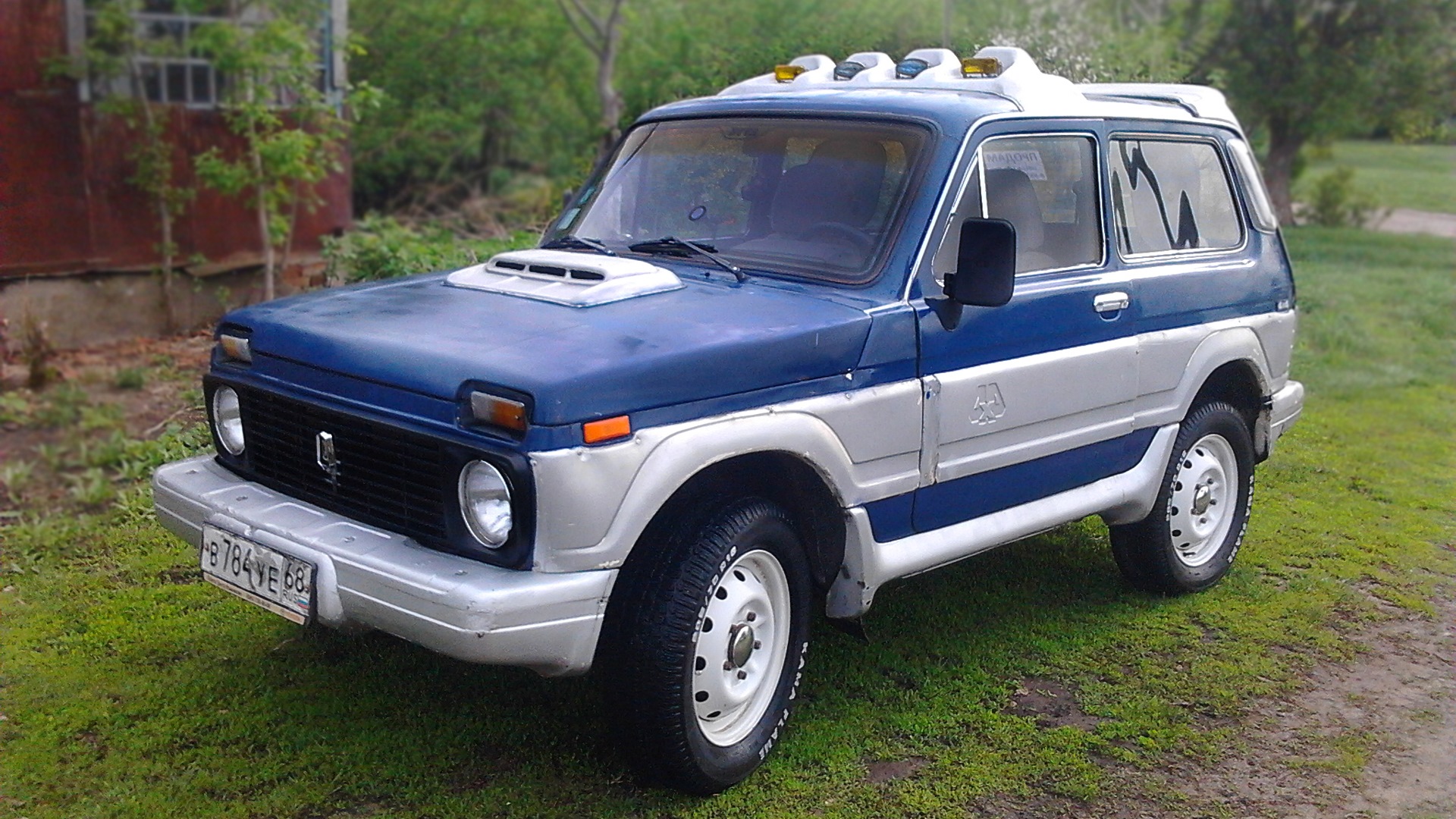 Lada 4x4 3D 1.8 бензиновый 1995 | 