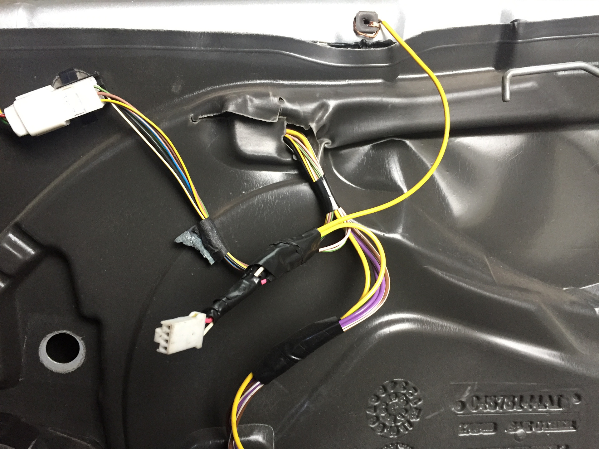 не работают стеклоподъемники и центральный замок. не работают стеклоподъемники и центральный замок. дистанционный центральный замок фиат альбеа. блок комфорта бмв е34. шакман икс 3000 не работают левые стеклоподъемники центральный замок.