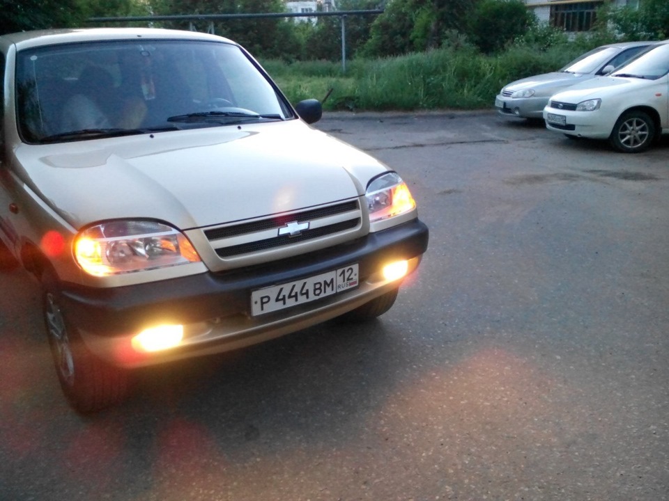 Масло на долив, рыжие габариты, мойка и воск) — Chevrolet Niva, 1,7 л ...