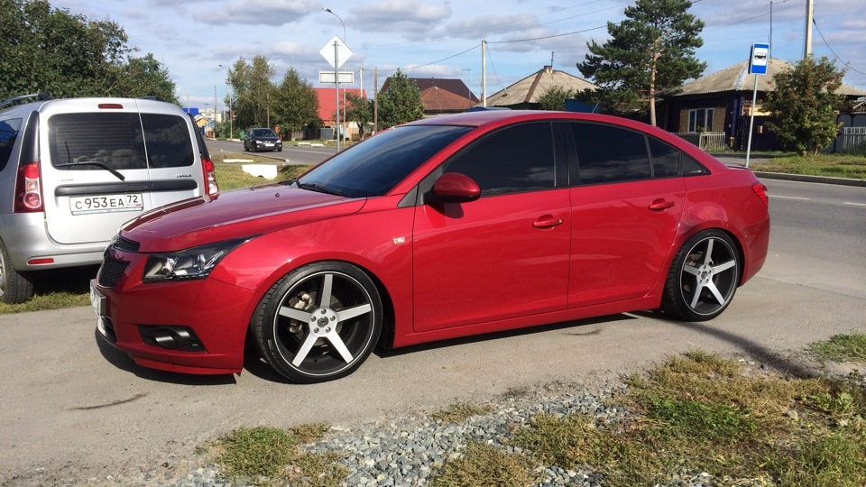 Chevrolet Cruze Red