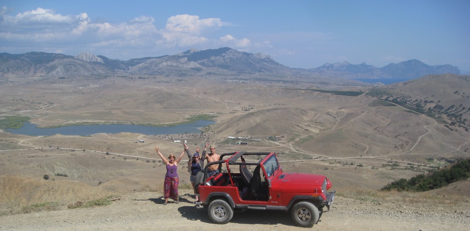 Отвез брата на пляж Меганом — Солнечная Долина — Jeep Wrangler (YJ), 2 ...
