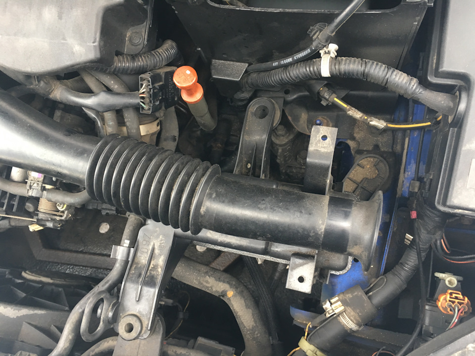 Чистка дроссельной заслонки — Mazda 3 (1G), 1,6 л., 2006 года ...