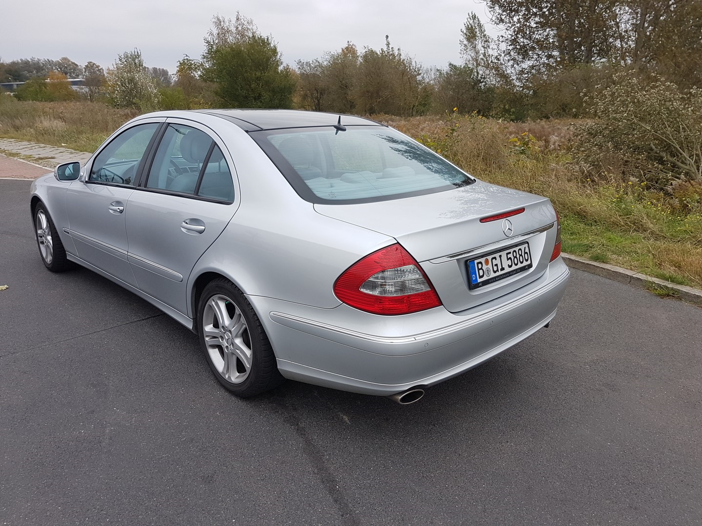 Е 2008. Mercedes e350 w211. Мерседес w211 Avantgarde. Mercedes e350 2008.