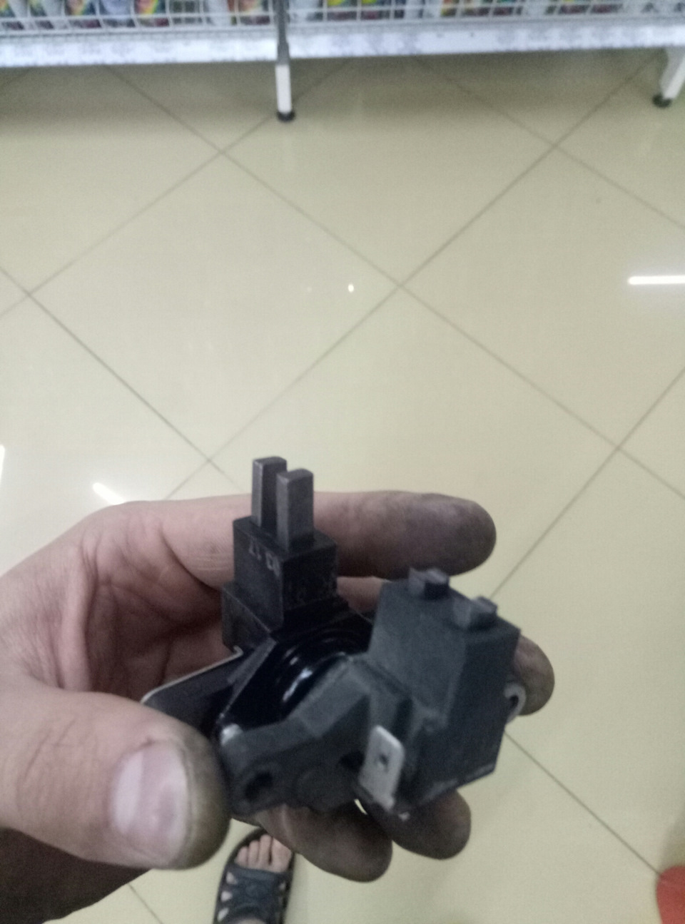 Скачки напряжения, плохая зарядка, моргают фары и проиючие шумы в ...