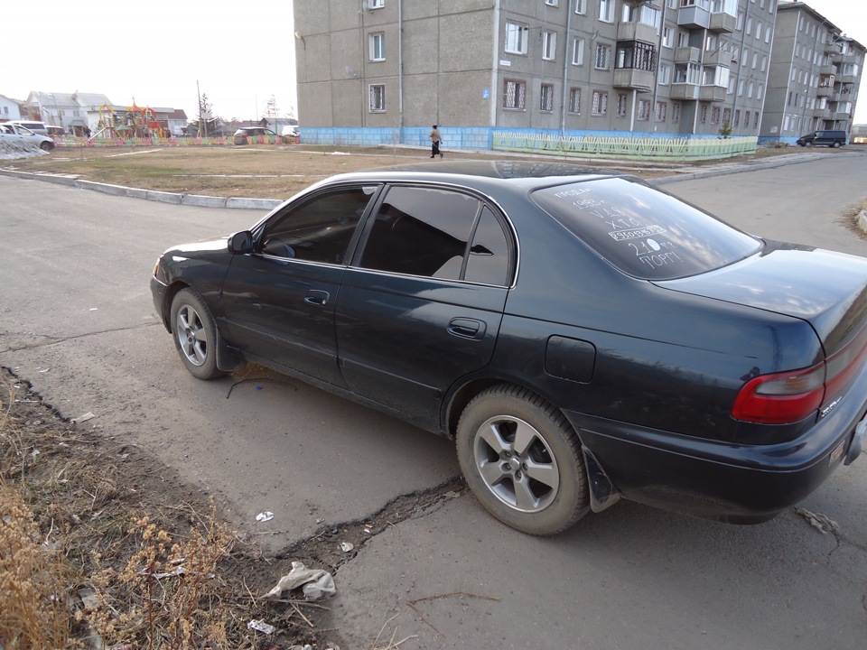 Тойота корона 1993 года. Toyota Corona 1993. Тойота корона 1993 года золотого цвета. Тойота корона 1993 фото.