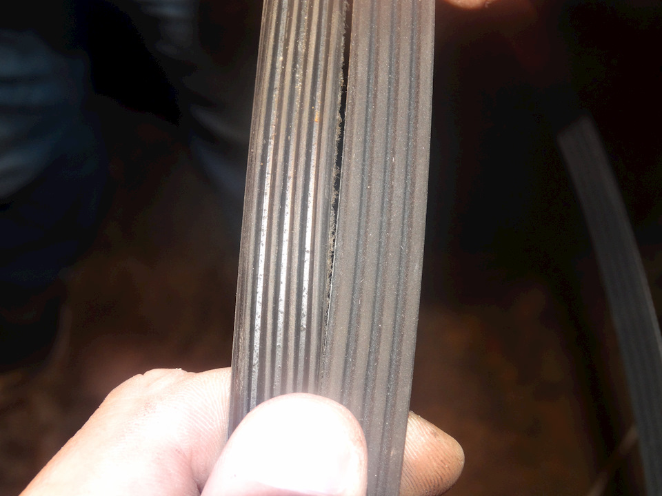 Слева — старый ремень. Справа — новый — Hyundai Accent (1G)