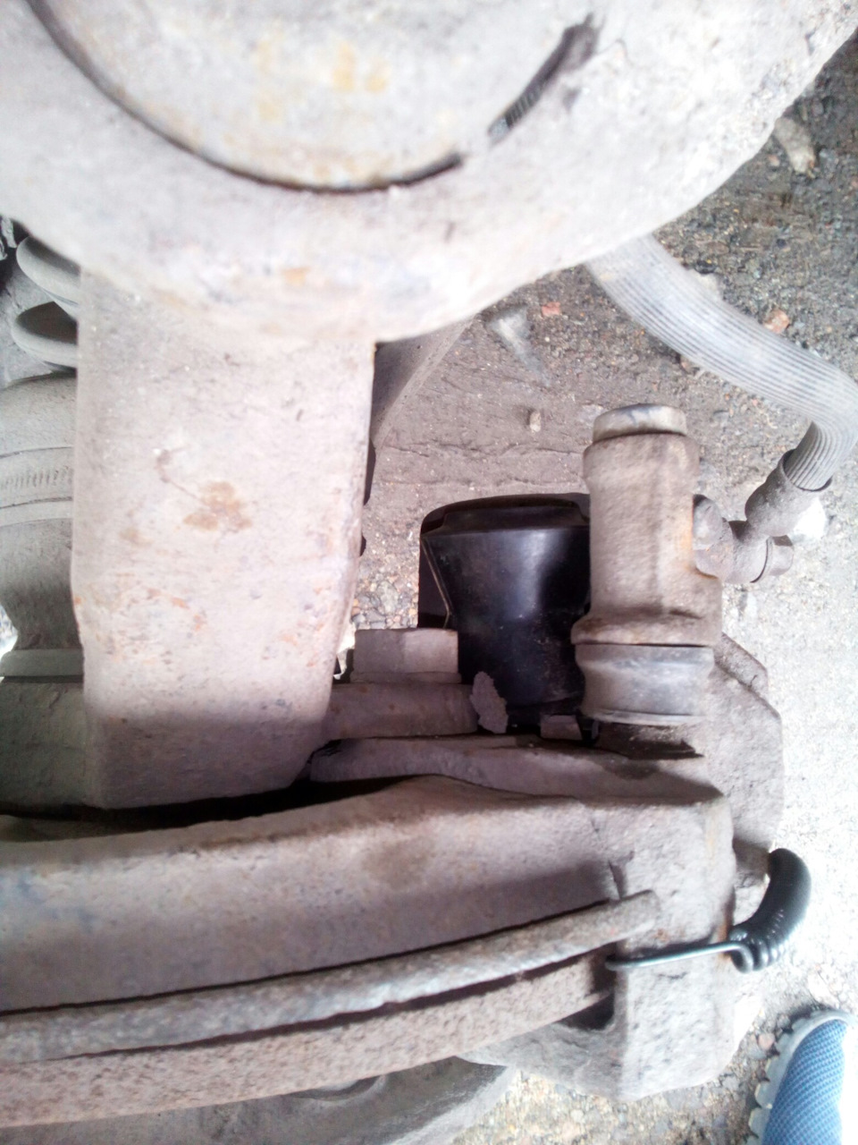 Стук в переднем колесе. — Opel Frontera A, 1992 года | поломка | DRIVE2