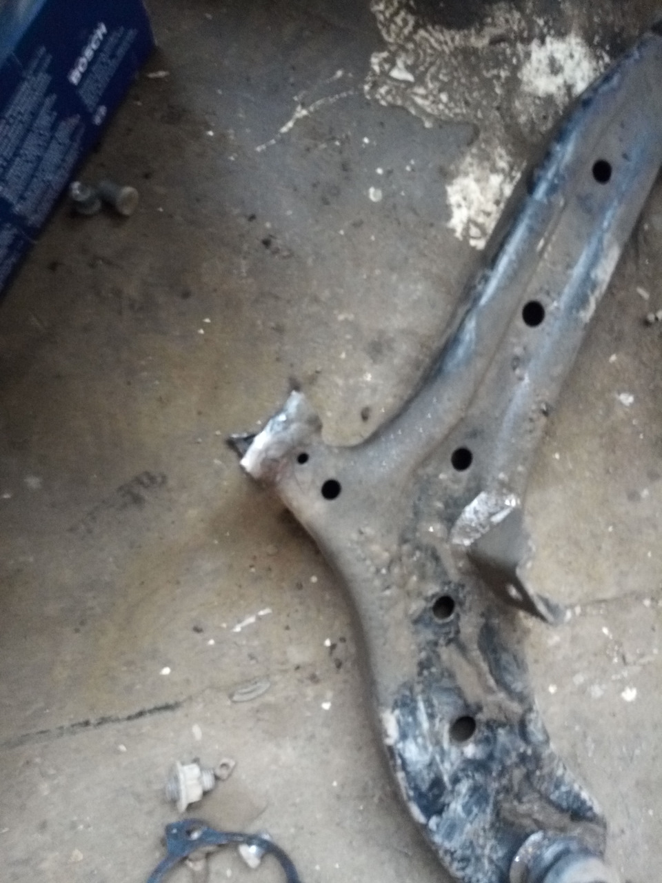 Замена передних рычагов и стоек стабилизатора — Hyundai Accent (2G), 1 ...
