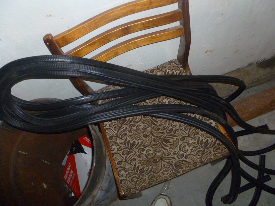 замена задних тормозных шлангов и замена уплотнителей дверей и ...