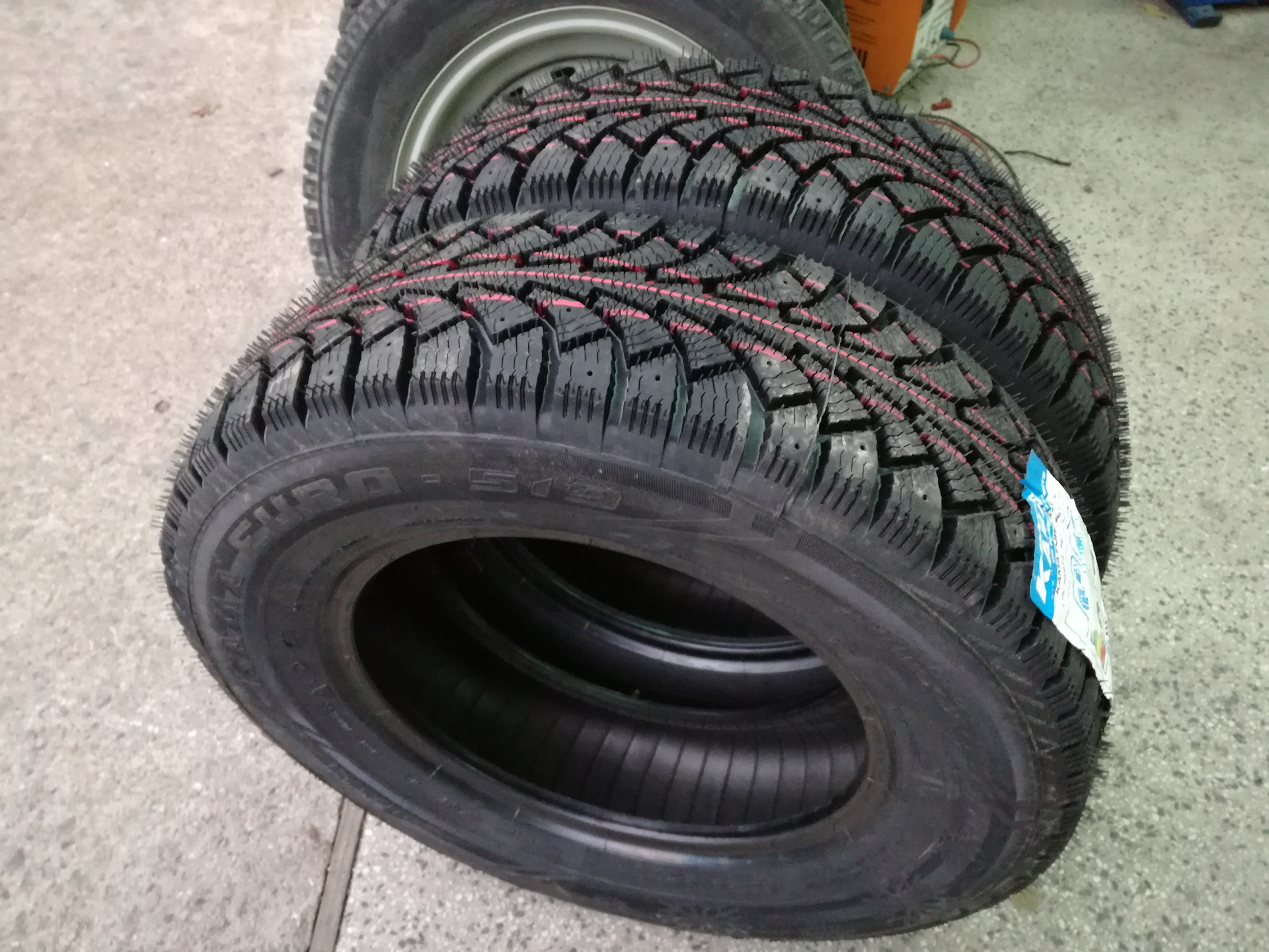 Колеса 175 70 r13. Кама евро 519. Кама евро 519 175 70 13. Шины 175/70 r13. Кама евро шипованная r13.