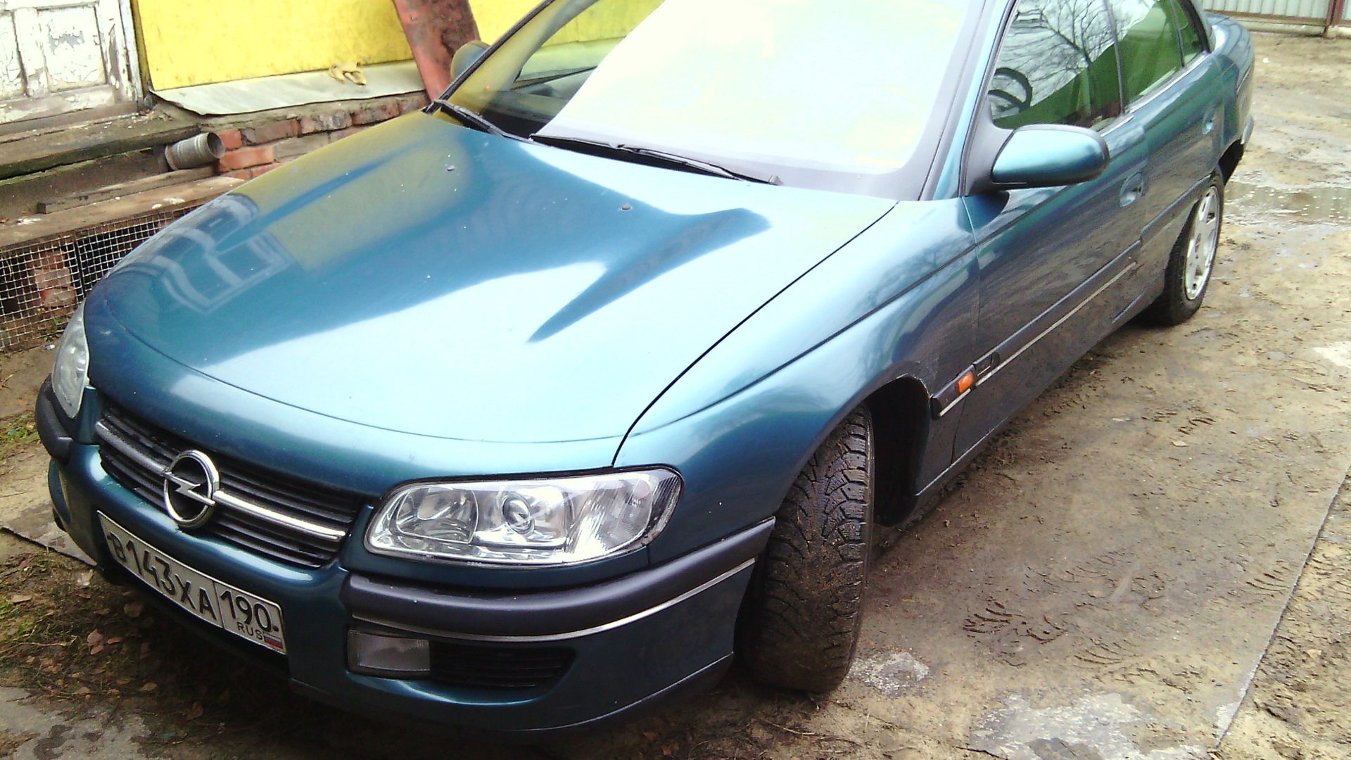 Opel Omega B 2.1 бензиновый 1994 | Тонированный танк 2.0 на DRIVE2