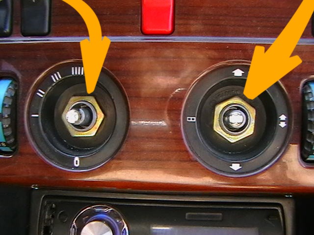 видим под крутилками гайки отвичкиваем — Mercedes-Benz E-Class (W124)