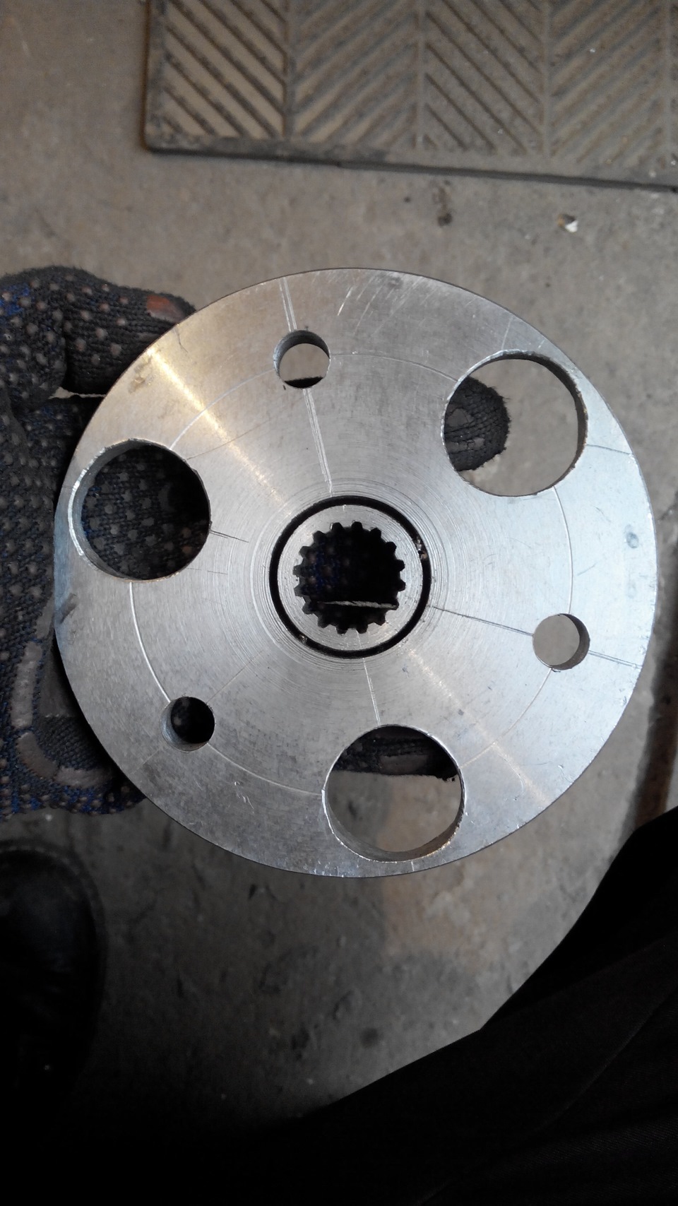 Фланец эластичной муфты на вал КПП — ЗАЗ 965, 1965 года | тюнинг | DRIVE2