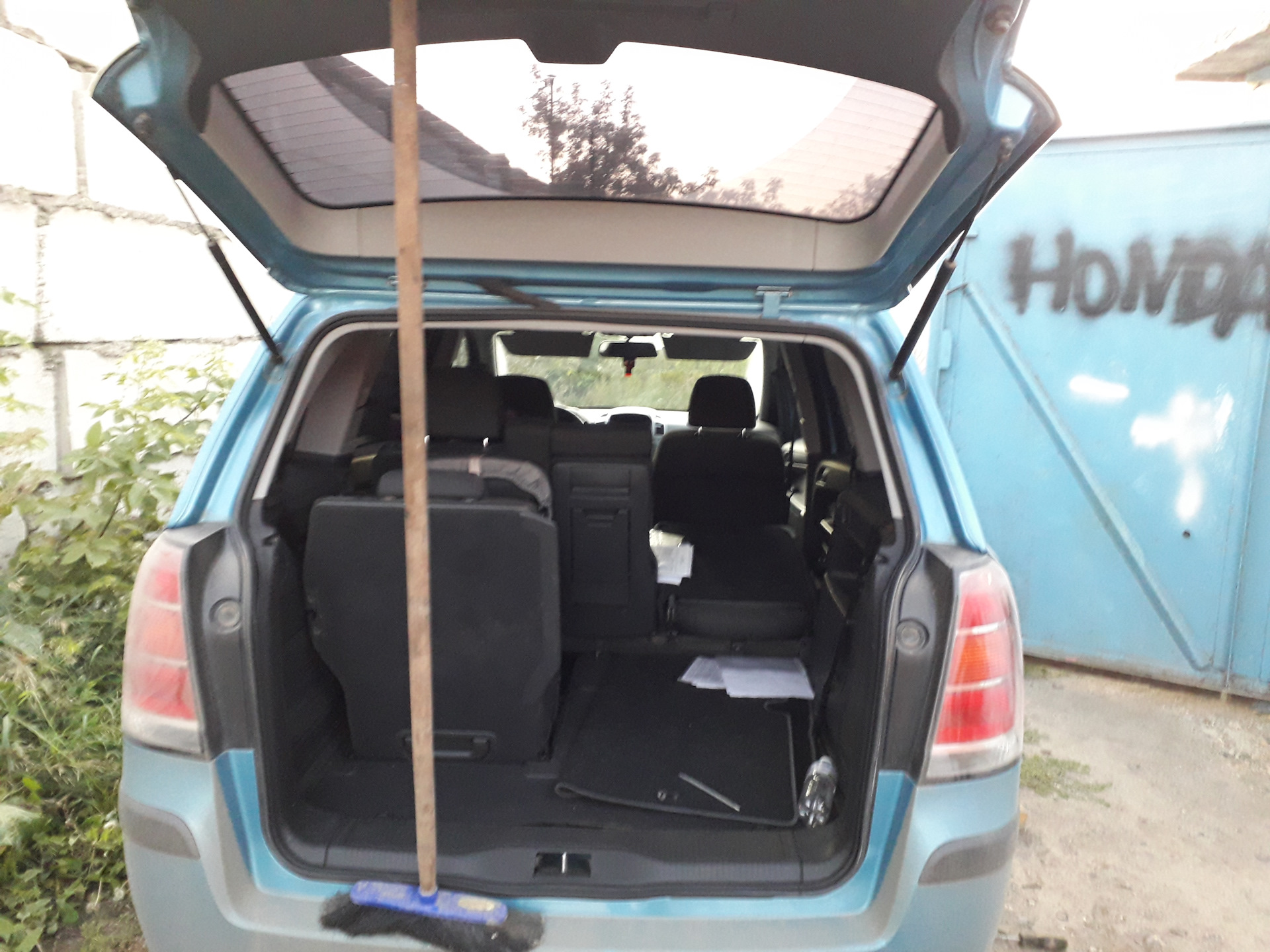 Багажник на опель зафира б. Opel Sintra багажник. Опель Зафира багажник стойки. Opel Zafira 2019 багажник. Опель Синтра багажник.
