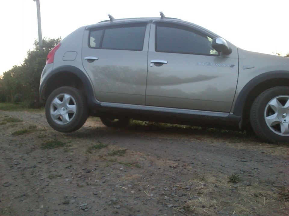 Вывешивание колеса. — Renault Sandero 1G, 1,6 л., 2013 года | покатушки ...