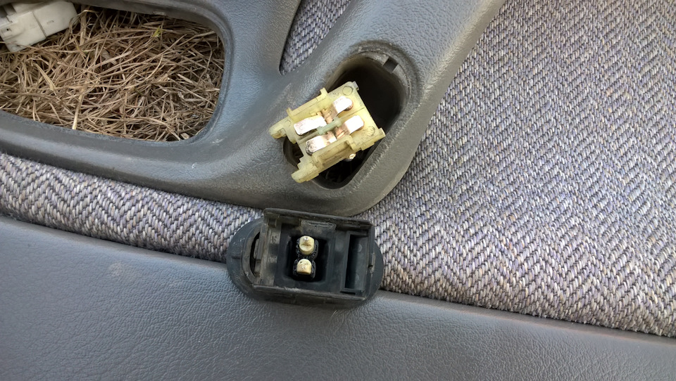 Photo from the logbook Mazda 626 IV (GE)
