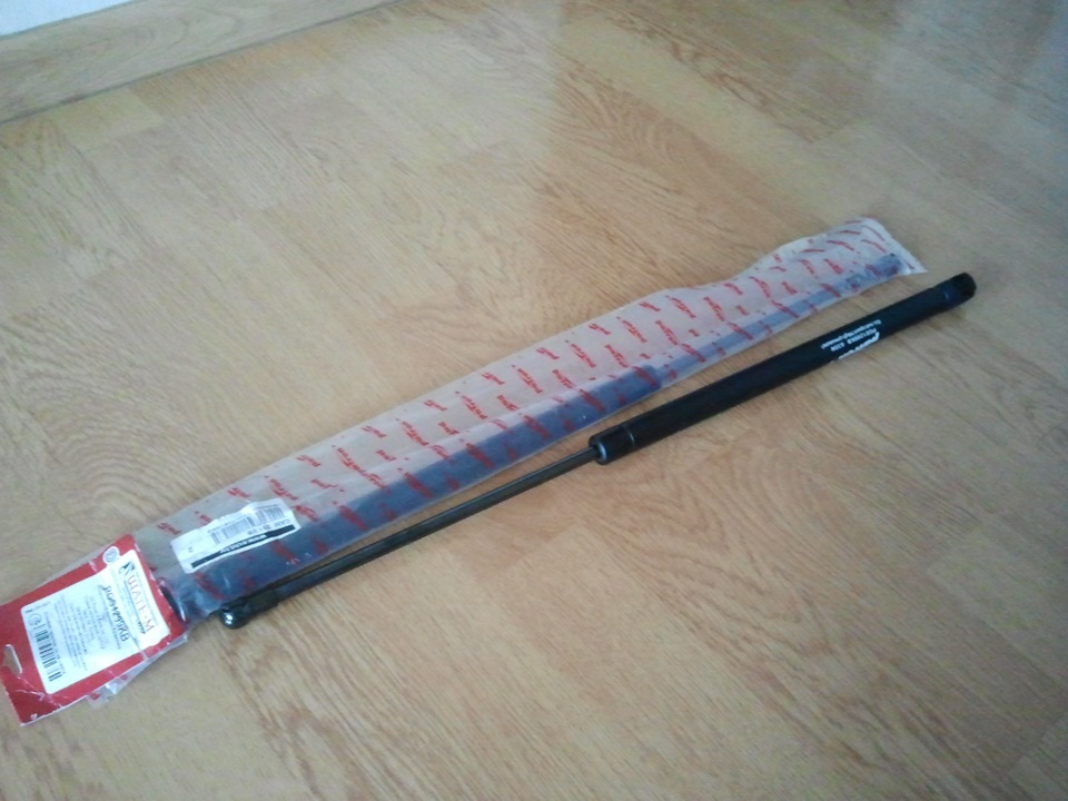 Амортизаторы крышки багажника — Ford Probe II, 2 л, 1994 года | своими ...