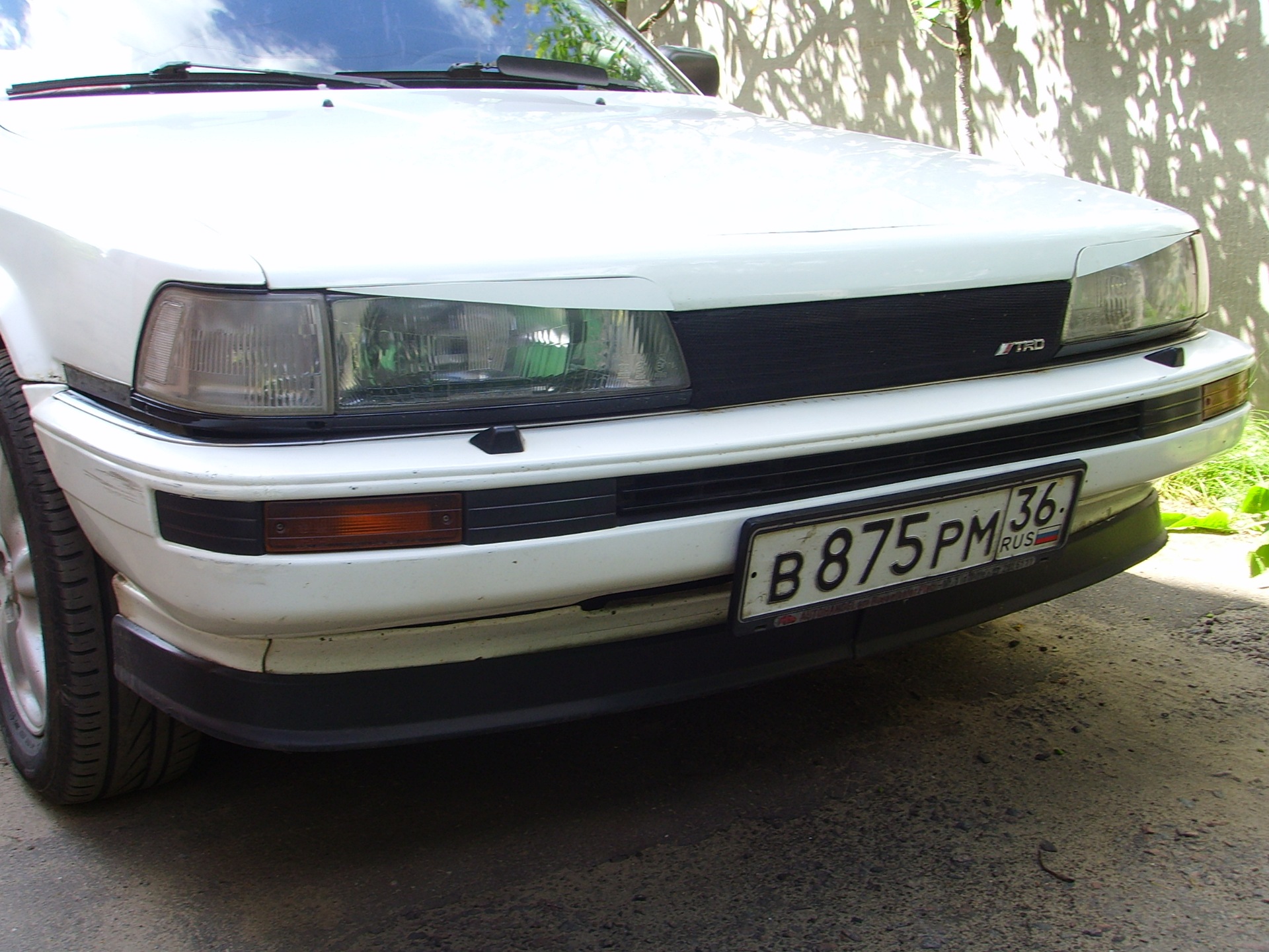 Making new eyelashes and removing the spoiler - Toyota Camry 20 L 1988
