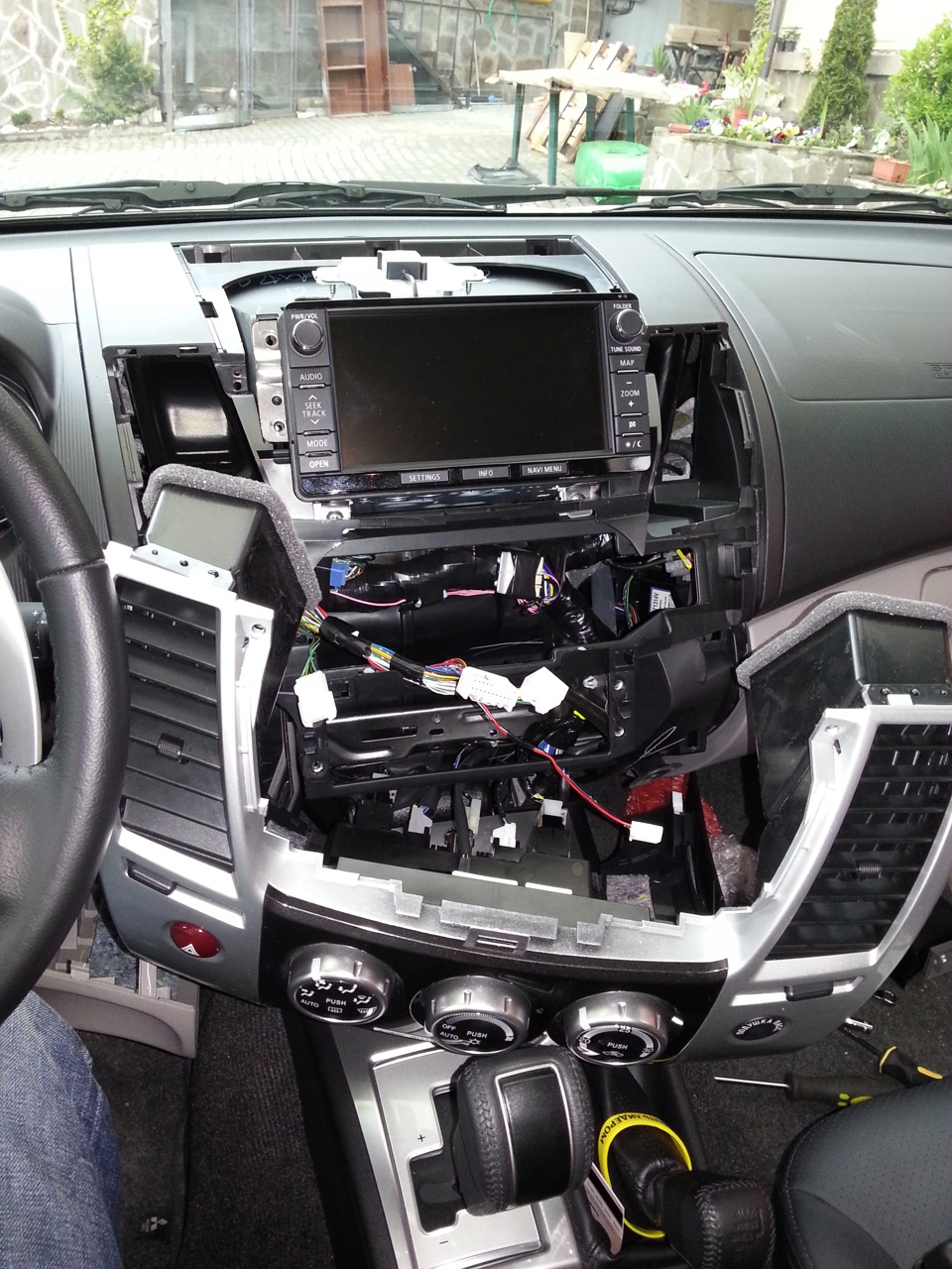 Как снять магнитолу паджеро спорт 2 Multitronics RC-700 - Mitsubishi Pajero Sport (2G), 2,5 л, 2013 года электроника