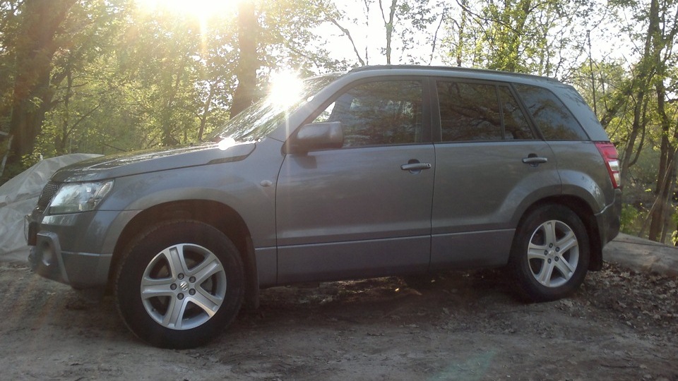 Suzuki Grand Vitara (2G) 2.0 бензиновый 2006 | Японский УАЗик на DRIVE2