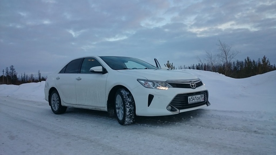 Toyota Camry 2015 Р±РµР»С‹Р№ Р·РёРјРЅРёР№