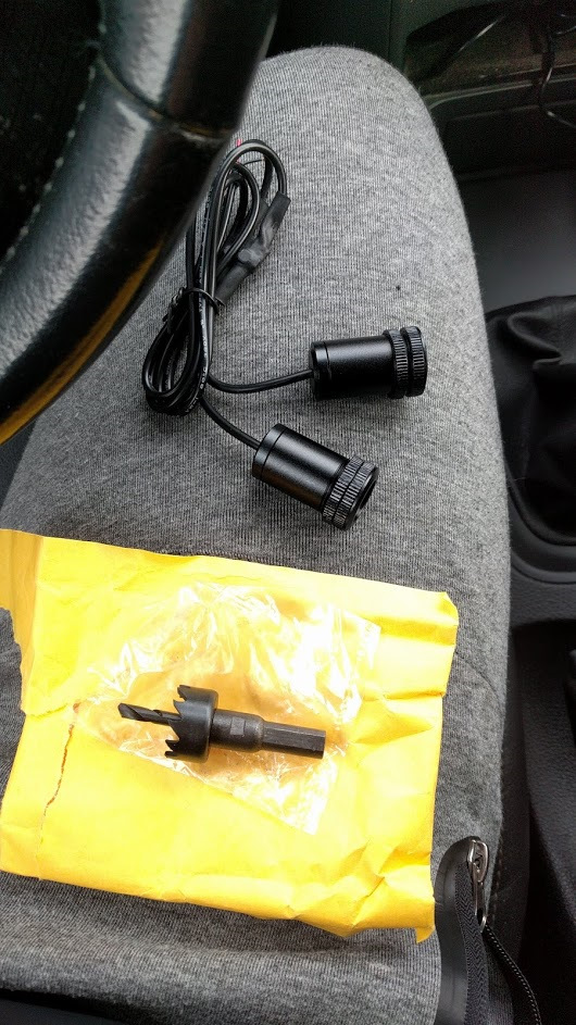 LED эмблема Nissan в дверях — Nissan Primera (P12), 1,8 л, 2002 года ...