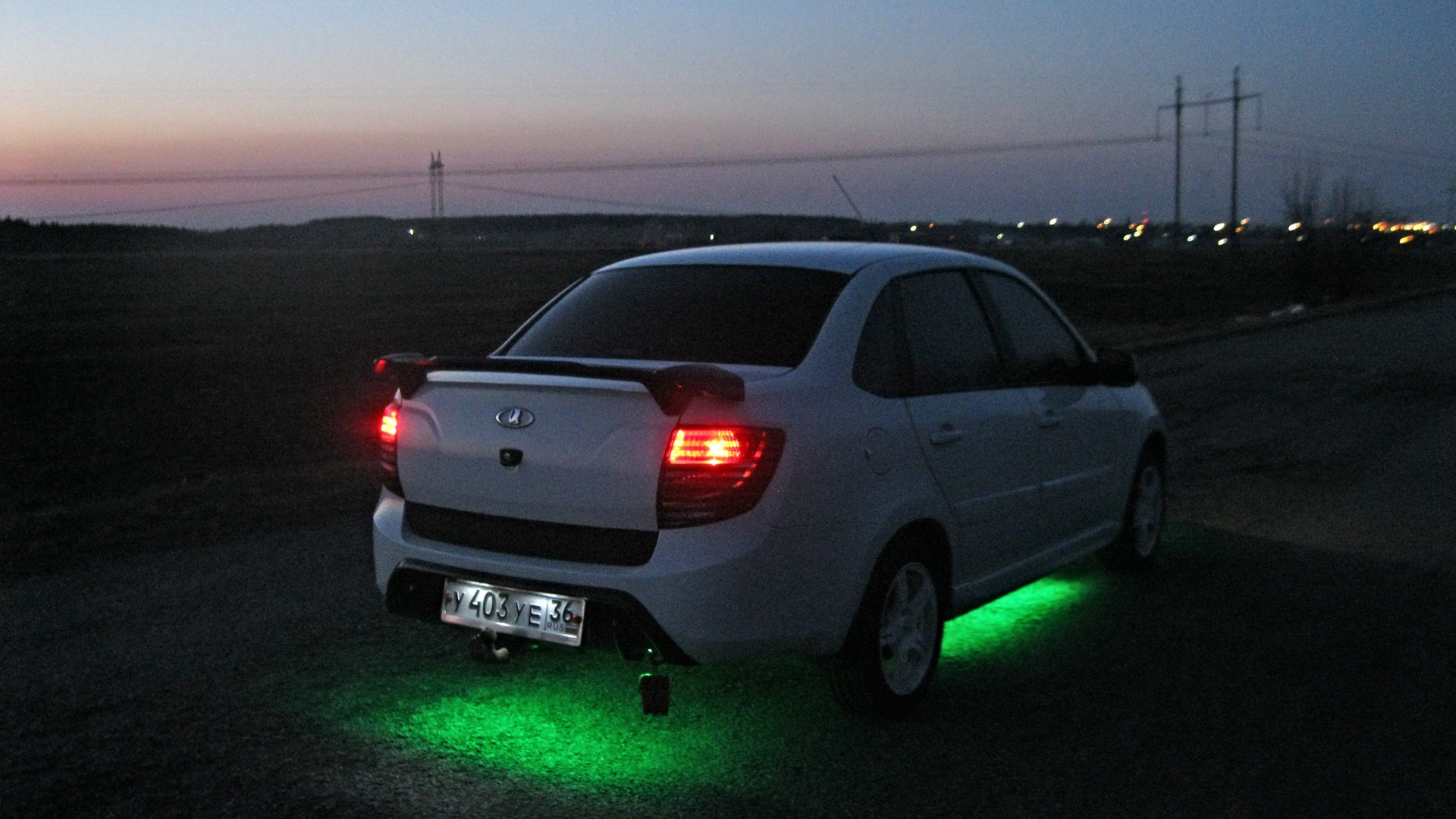 Гранта освещение. Гранта led 4300. Лада Гранта неон. Led Lada Granta. Подсветка Лада Гранта.