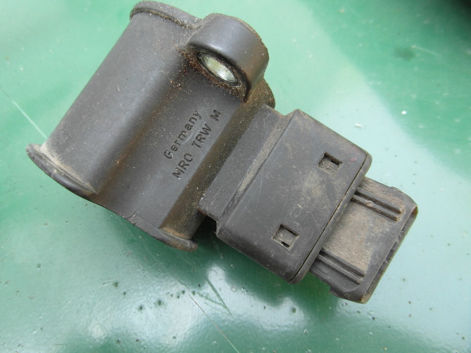 датчик заднего хода пассат б3