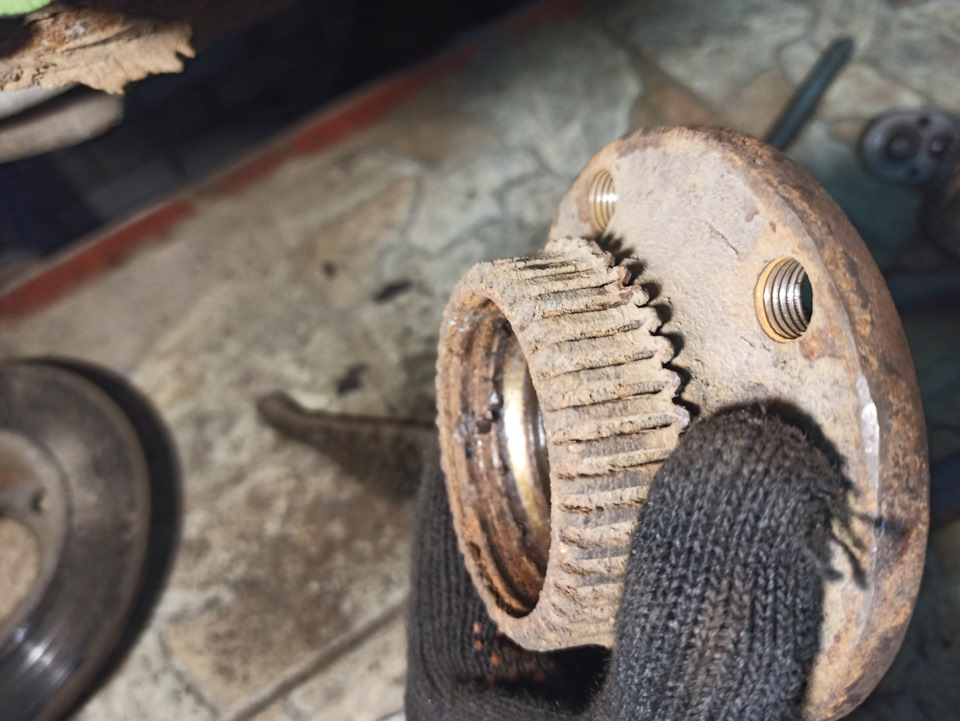 Замена подшипников ступичных Гольф 4 — Volkswagen Golf Mk4, 1,9 л, 2001 ...