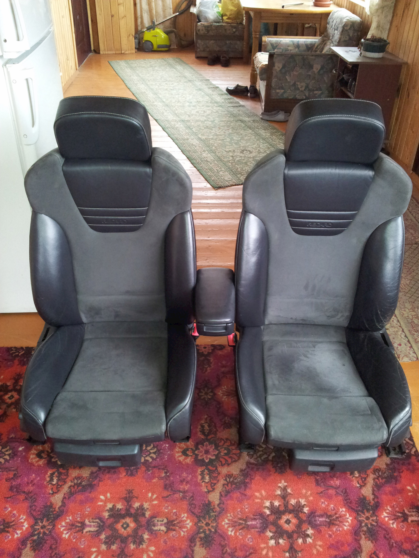 Продам салон. Audi a4 b7 Recaro. Audi b4 Recaro. A4 b5 салон Recaro. Сиденья Recaro Audi a4 b5.