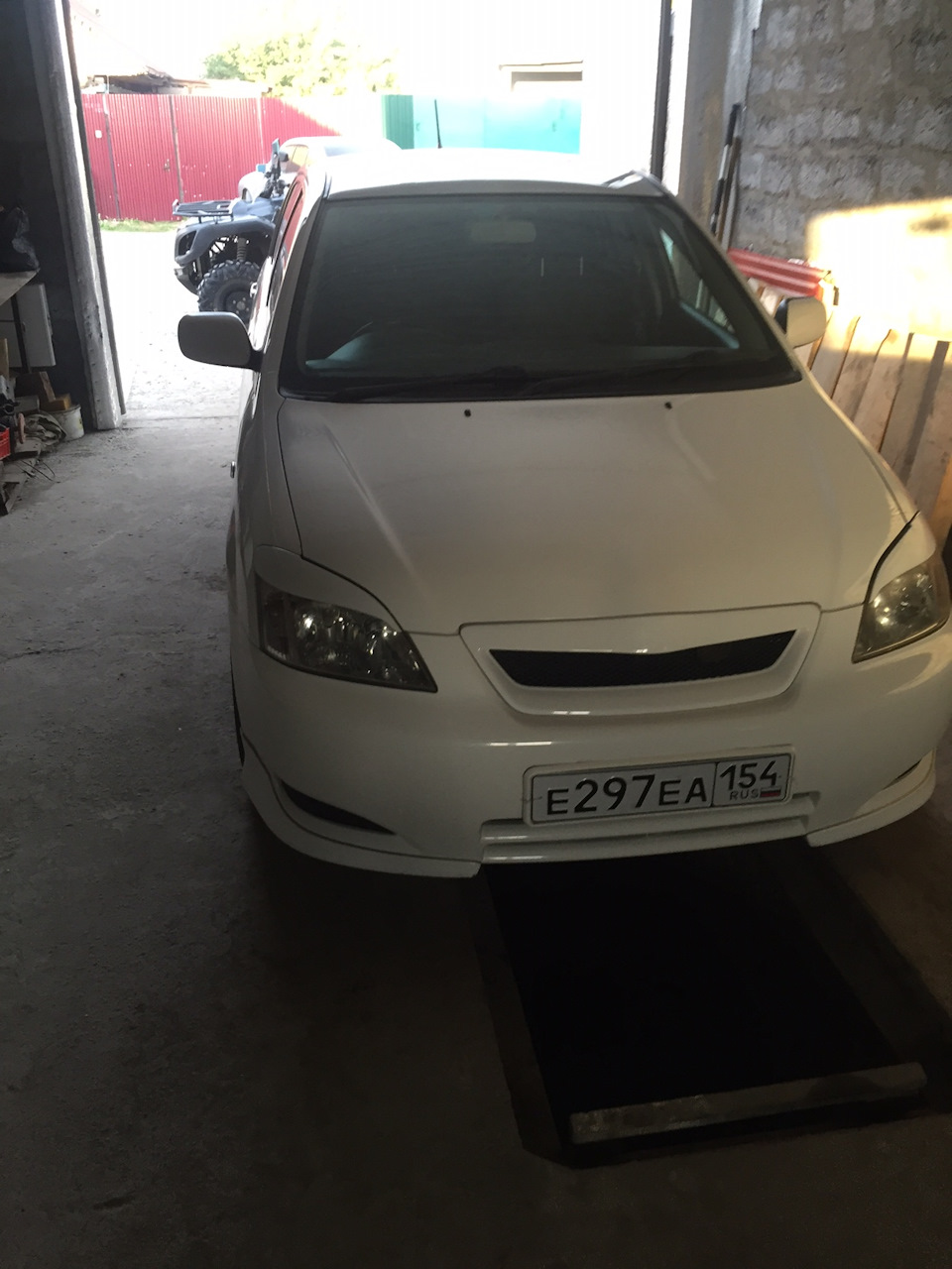 Тонировка лобового стекла — Toyota Corolla RunX, 1,5 л, 2003 года ...