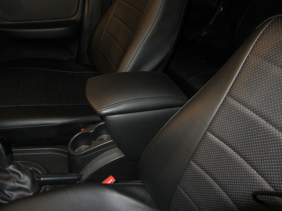Про подлокотник — Chevrolet Niva (1G), 1,7 л, 2013 года | аксессуары ...