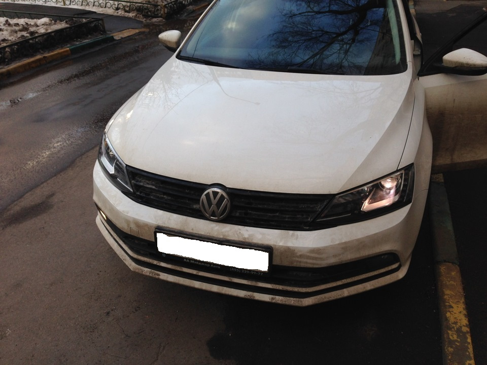 Установил вторую фару. — Volkswagen Jetta VI
