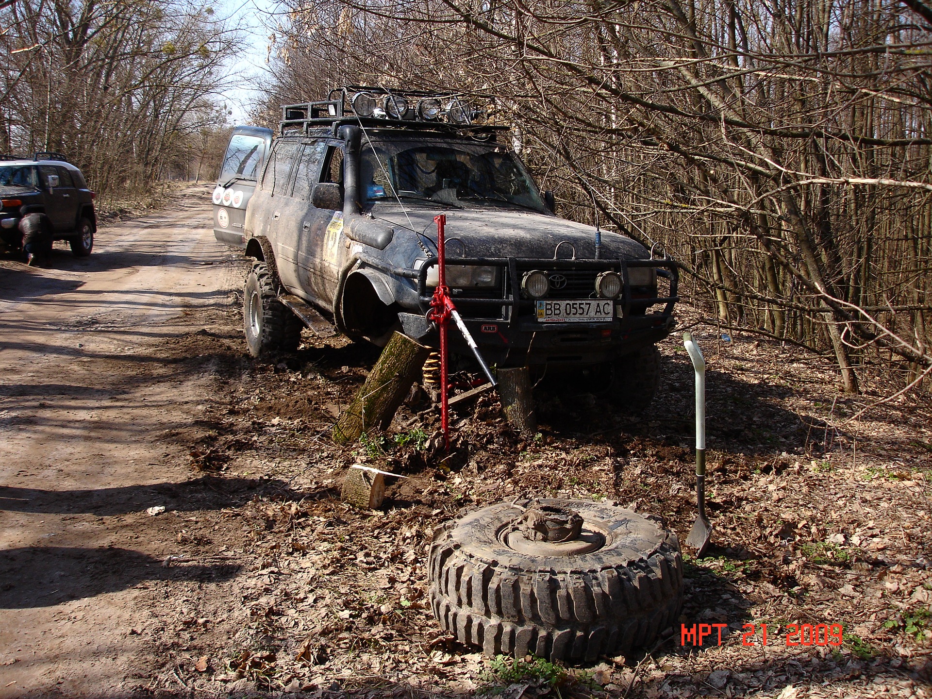 SCHULBUS is a dangerous little thing  - Toyota Land Cruiser 42L 1997