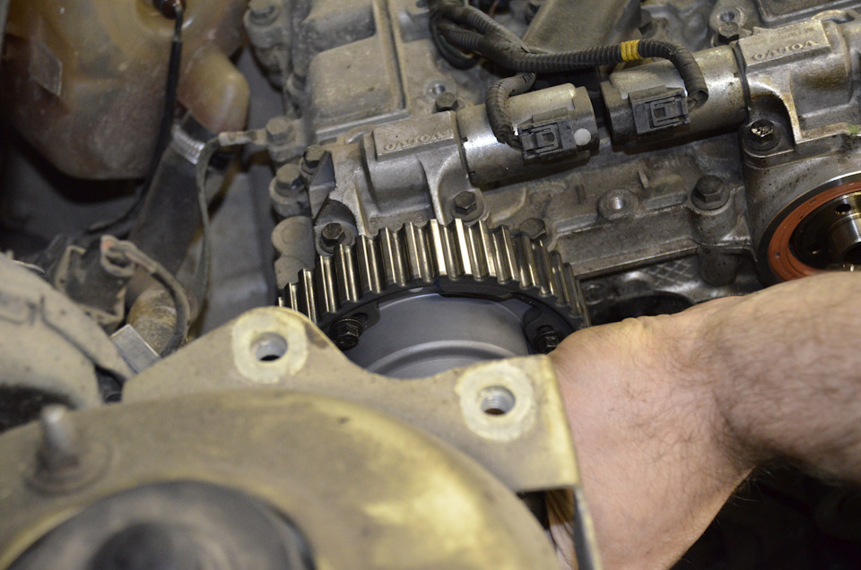 Замена сальников распредвалов (Течь) Volvo S80 2006г 2.5 AWD — VOLVOLUX ...