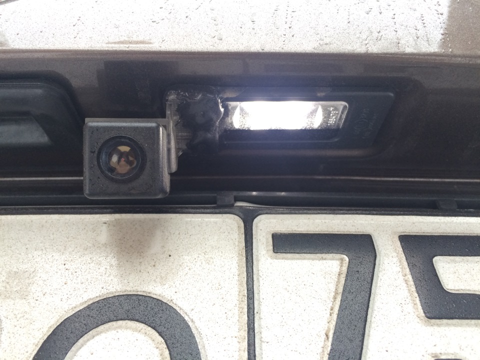Камера заднего вида в салонное зеркало — Volkswagen Polo Sedan, 1,6 л ...