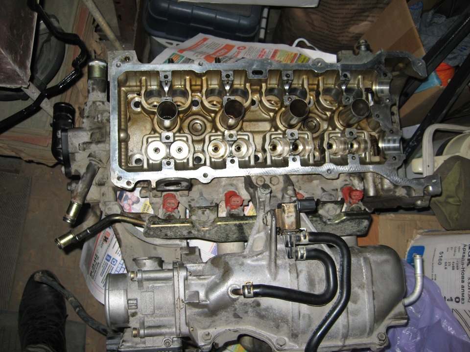 Двигатель ниссан 1.5. Мотор Ниссан Альмера н16 1.5. Маслосъемные колпачки Ниссан Альмера н16. Nissan Almera n16 двигатель. Ниссан двигатель 1.5.