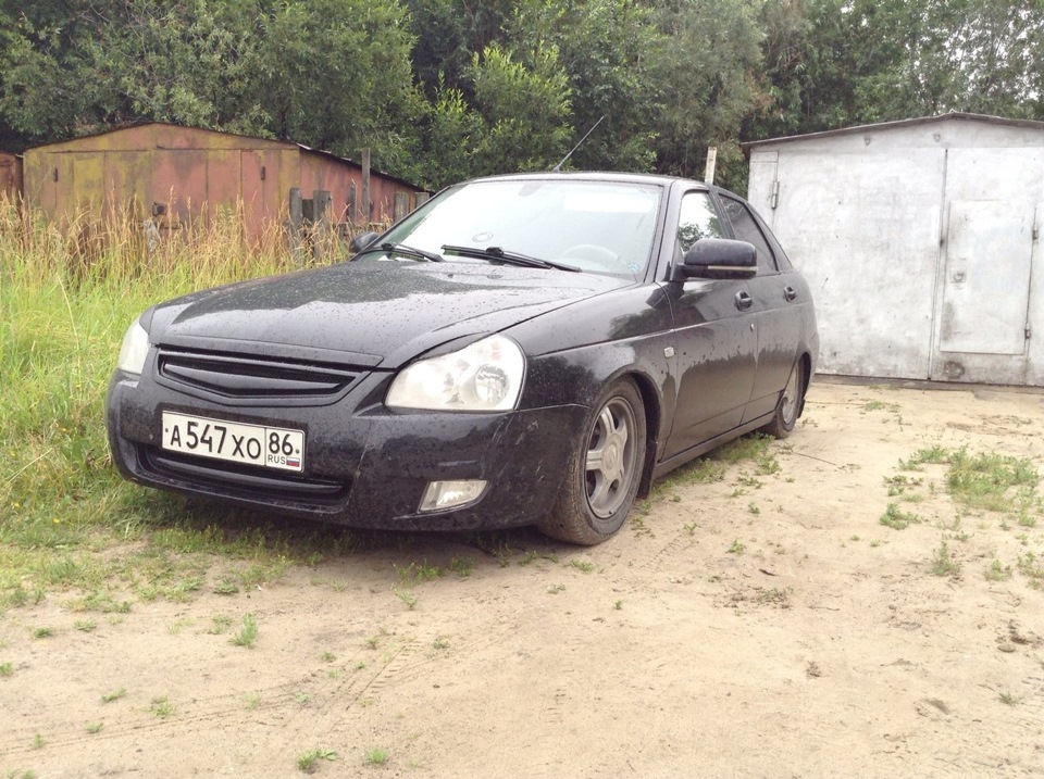новые решетки в бампер в цвет — Lada Приора хэтчбек, 1,6 л, 2011 года ...