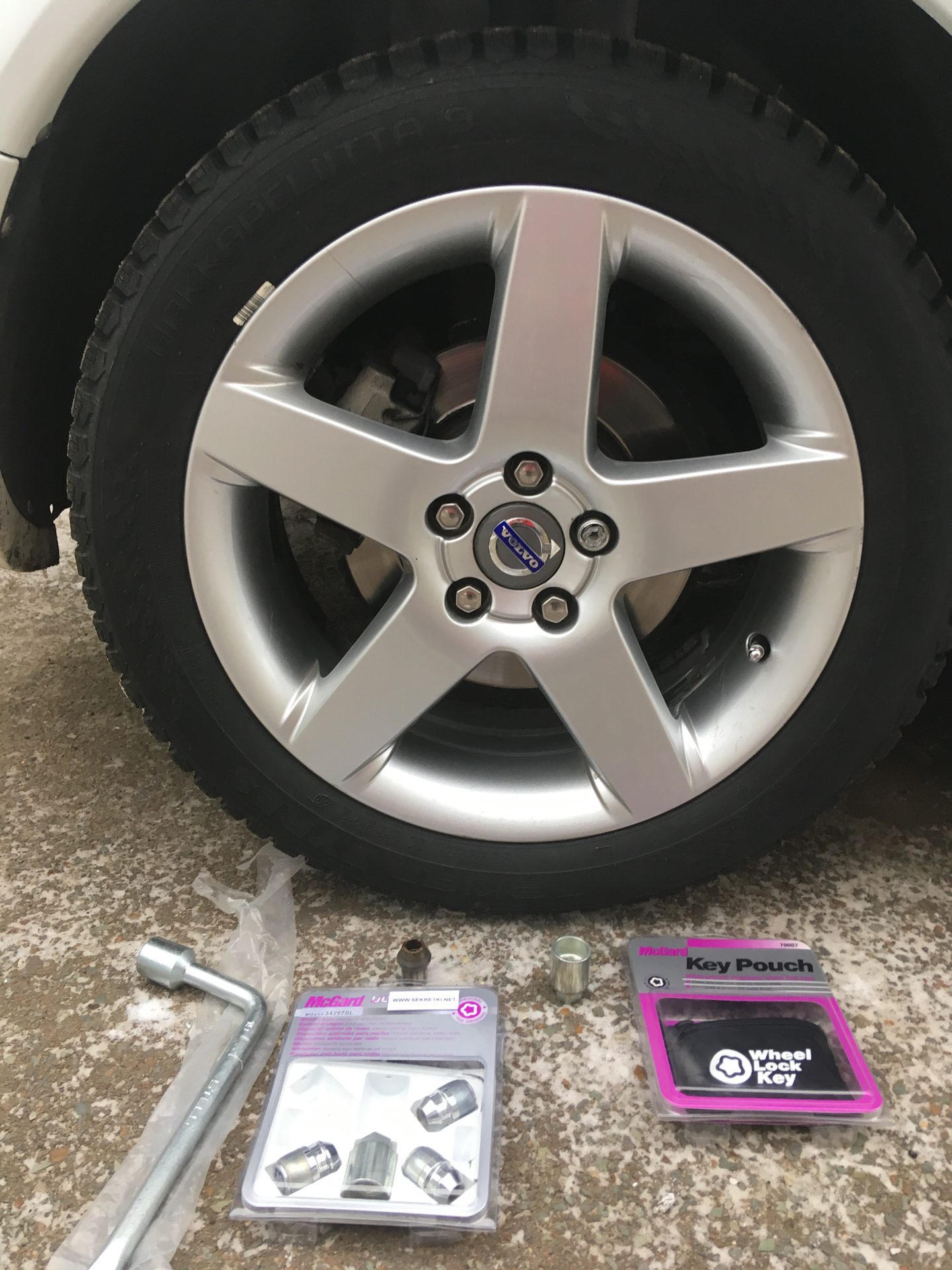 Секретки на колеса "McGard" — Volvo C30, 2,5 л, 2008 года | колёсные ...