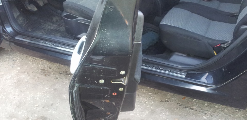 Накладки на пороги — Peugeot 307 SW, 1,6 л, 2006 года | аксессуары | DRIVE2