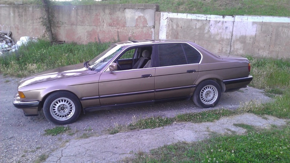 заливает свечи бензином 730i e32 87г — DRIVE2