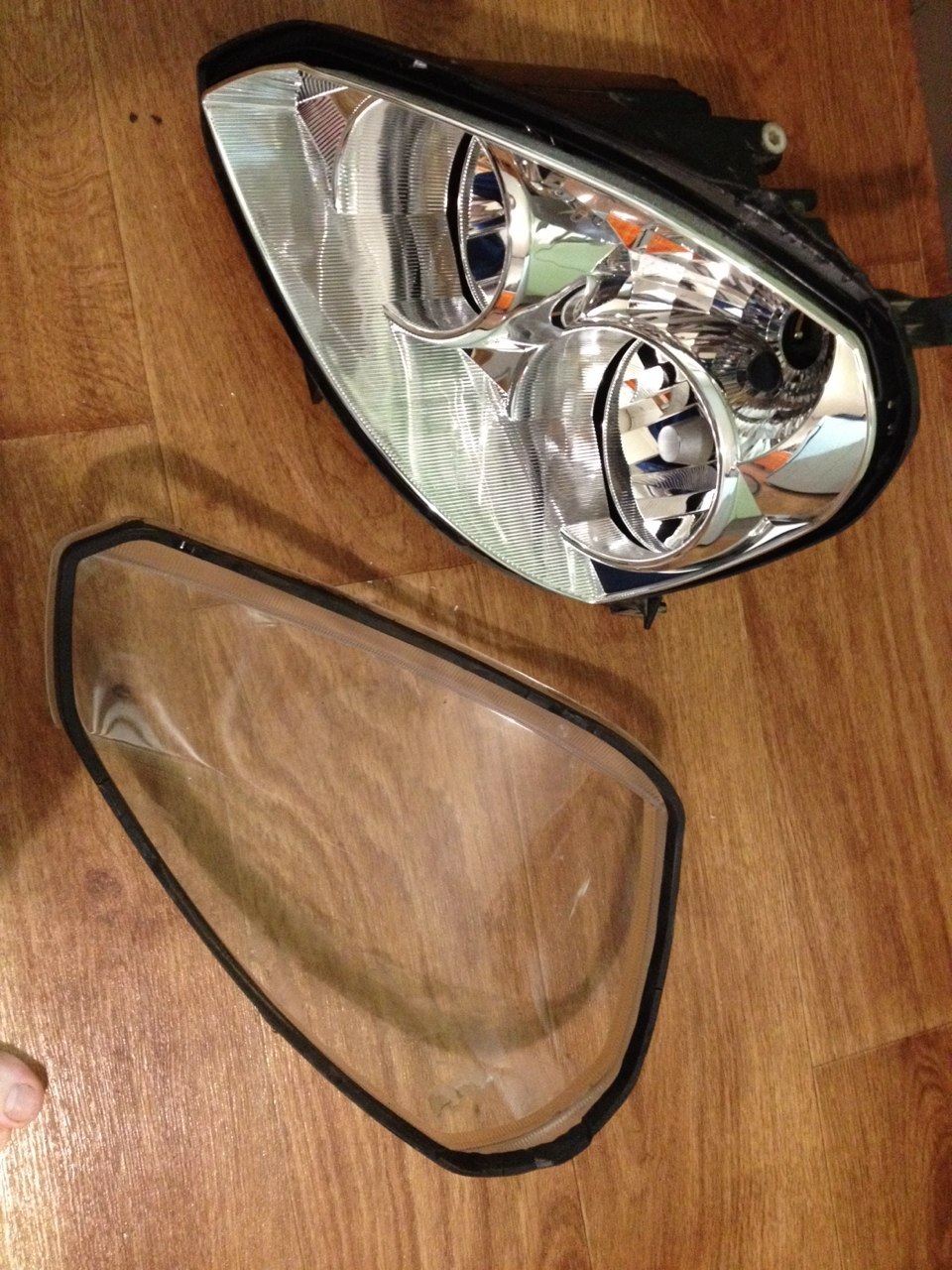 передняя левая toyota corolla корректора. Getz электрокорректор фар. корректор левой фары. корректор левой фары. корректор фар лада ларгус.