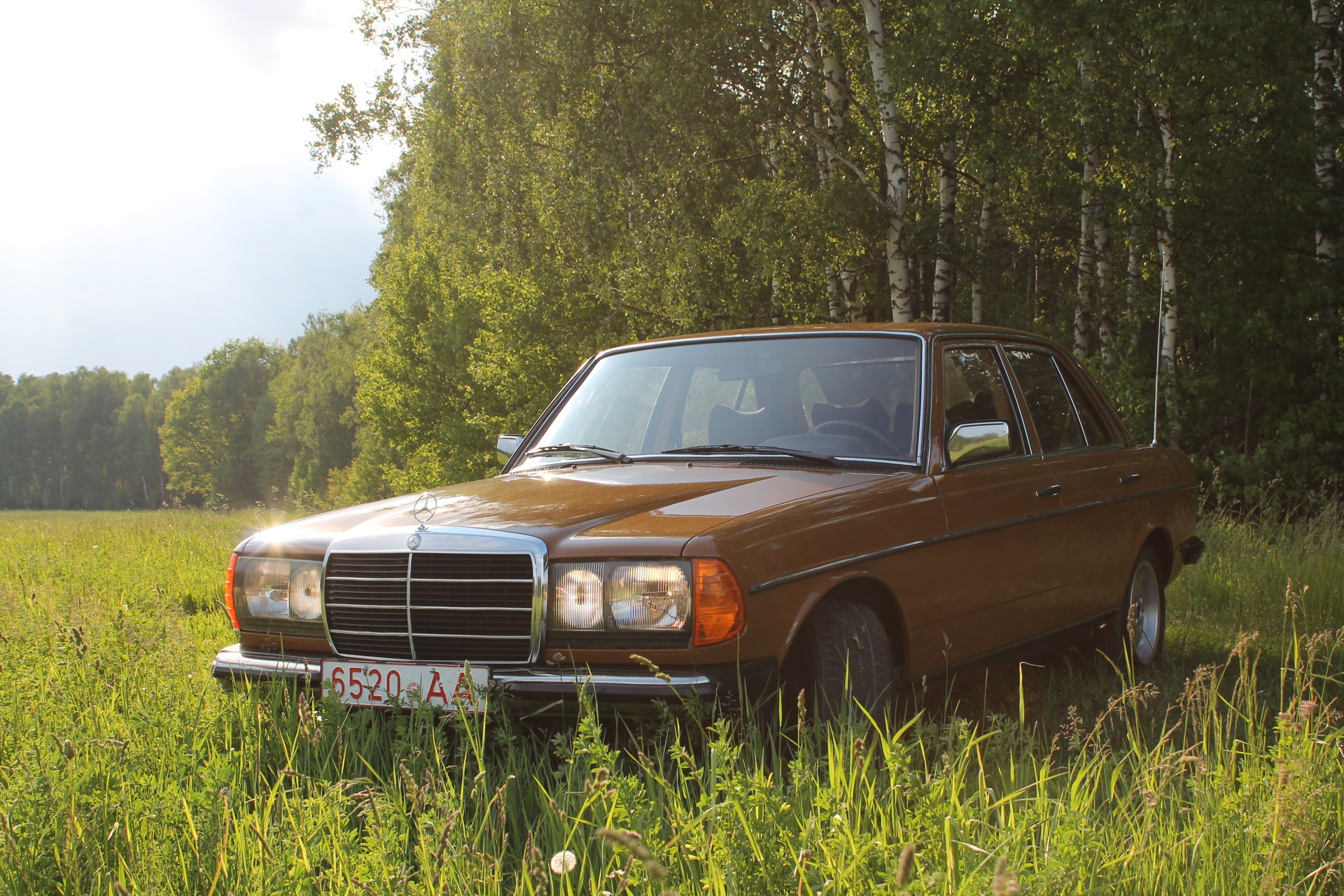 4.123. Mercedes Benz w123 280e. Mercedes 2.8 w123. Мерседес w123 Бандитский. Мерседес 123 2,0.