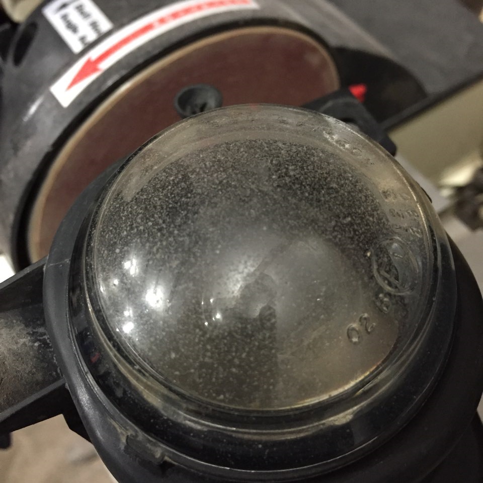 Полировка противотуманок и покраска решеток ПТФ — Mitsubishi Carisma, 1 ...