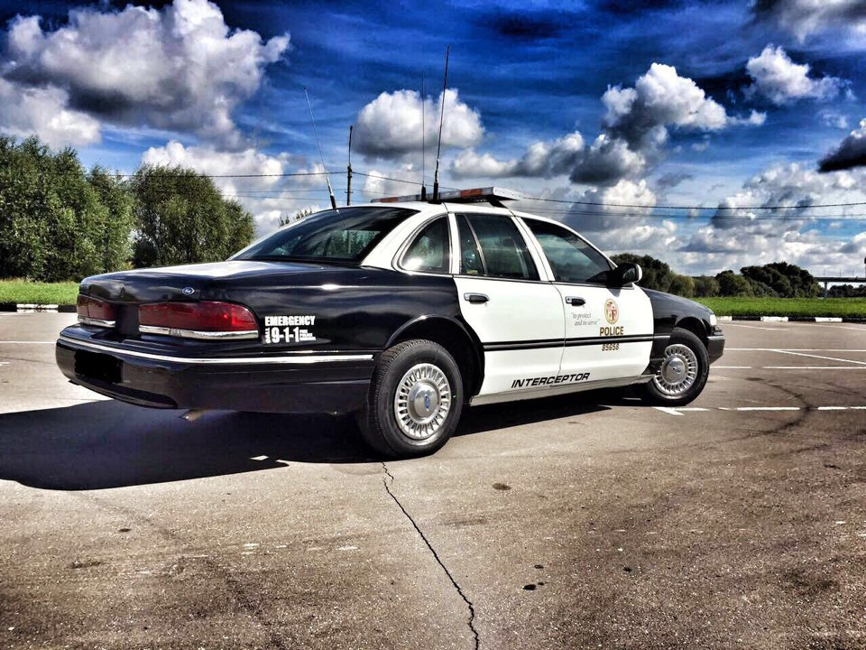 Ford crown victoria фото