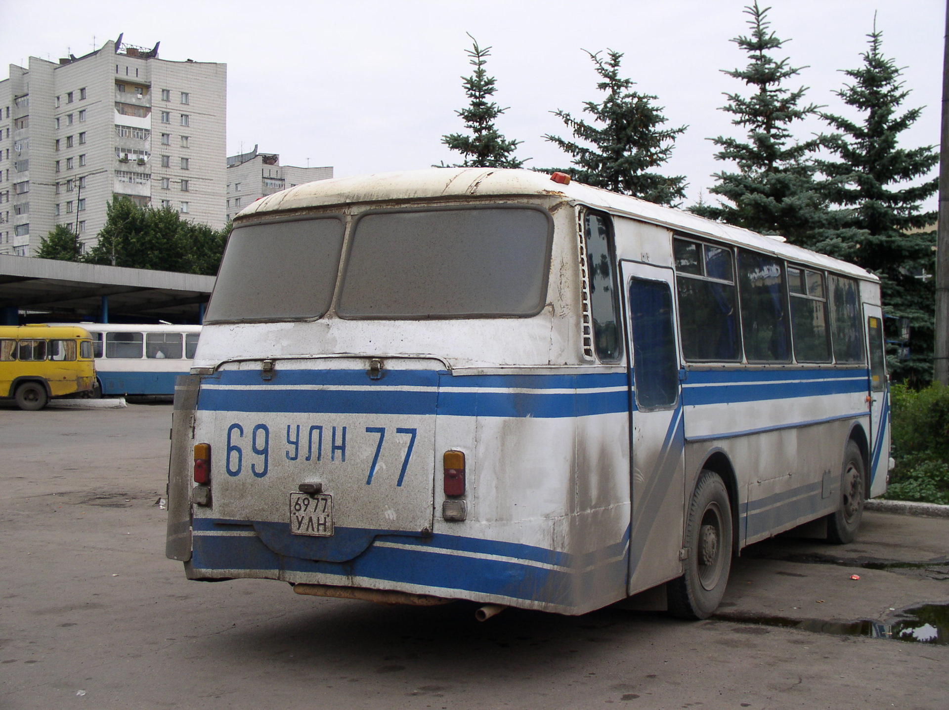 Советские номера автобусов. ЛАЗ 695н. ЛАЗ 695н СССР. Автобус ЛАЗ 695 СССР. ЛАЗ 695 Ржавый.